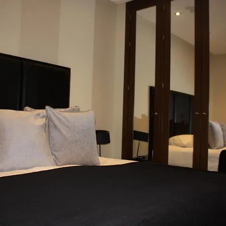 119 - Penthouse With Private Pool شقة *
