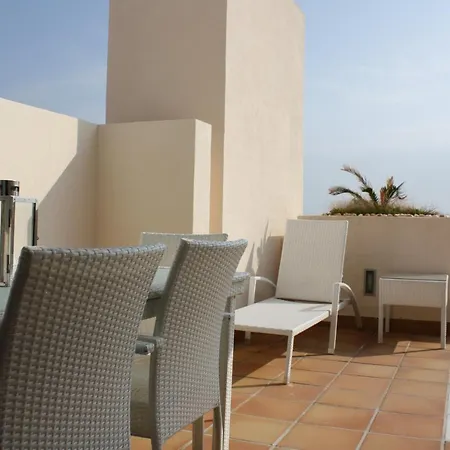 119 - Penthouse With Private Pool شقة *
