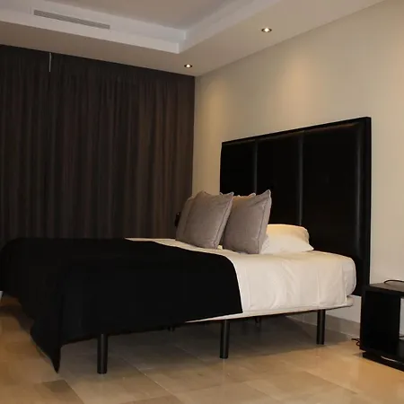 119 - Penthouse With Private Pool شقة *